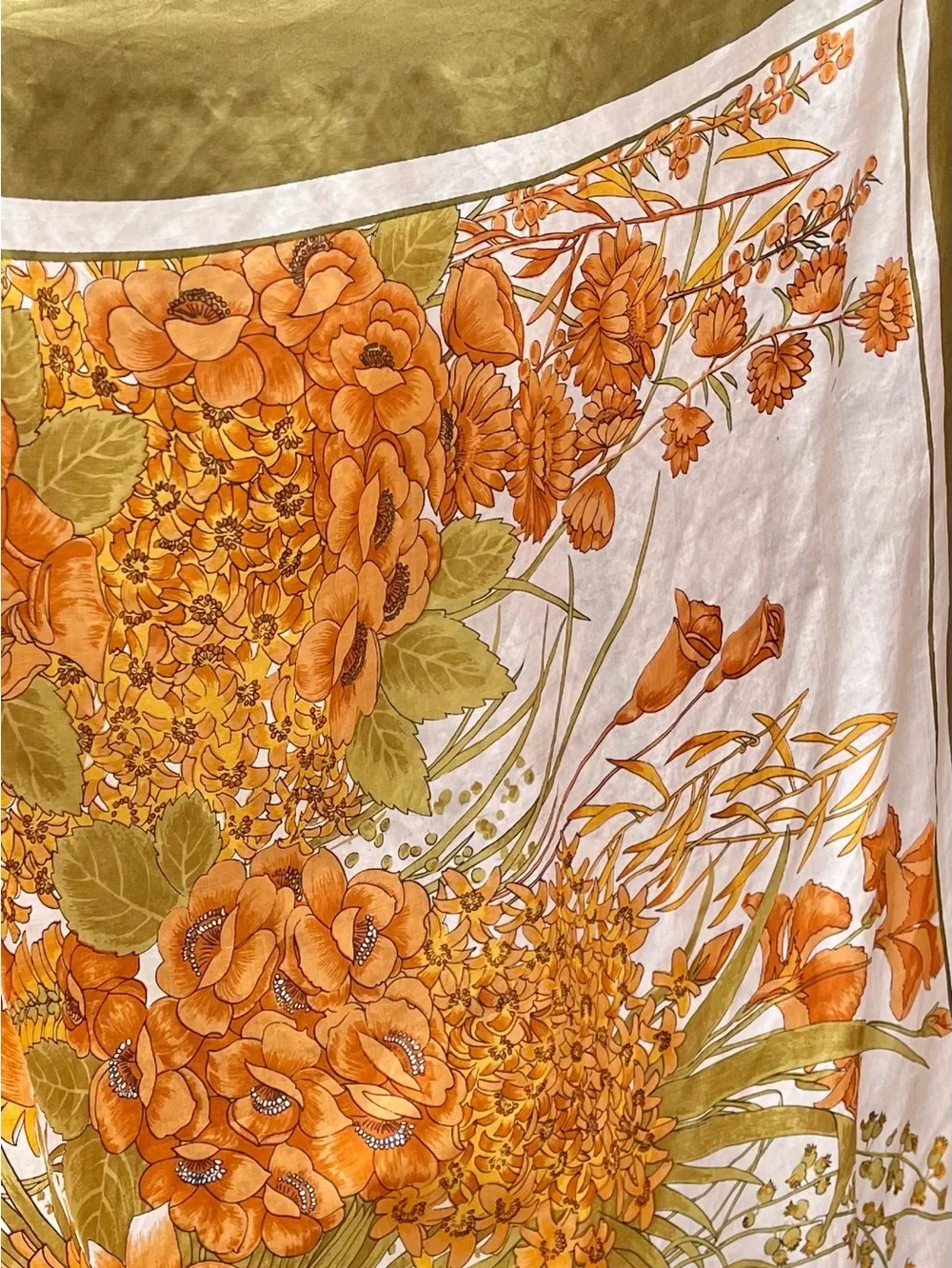 Vintage No Brand 💯 % Silk Scarf in Orange and Green